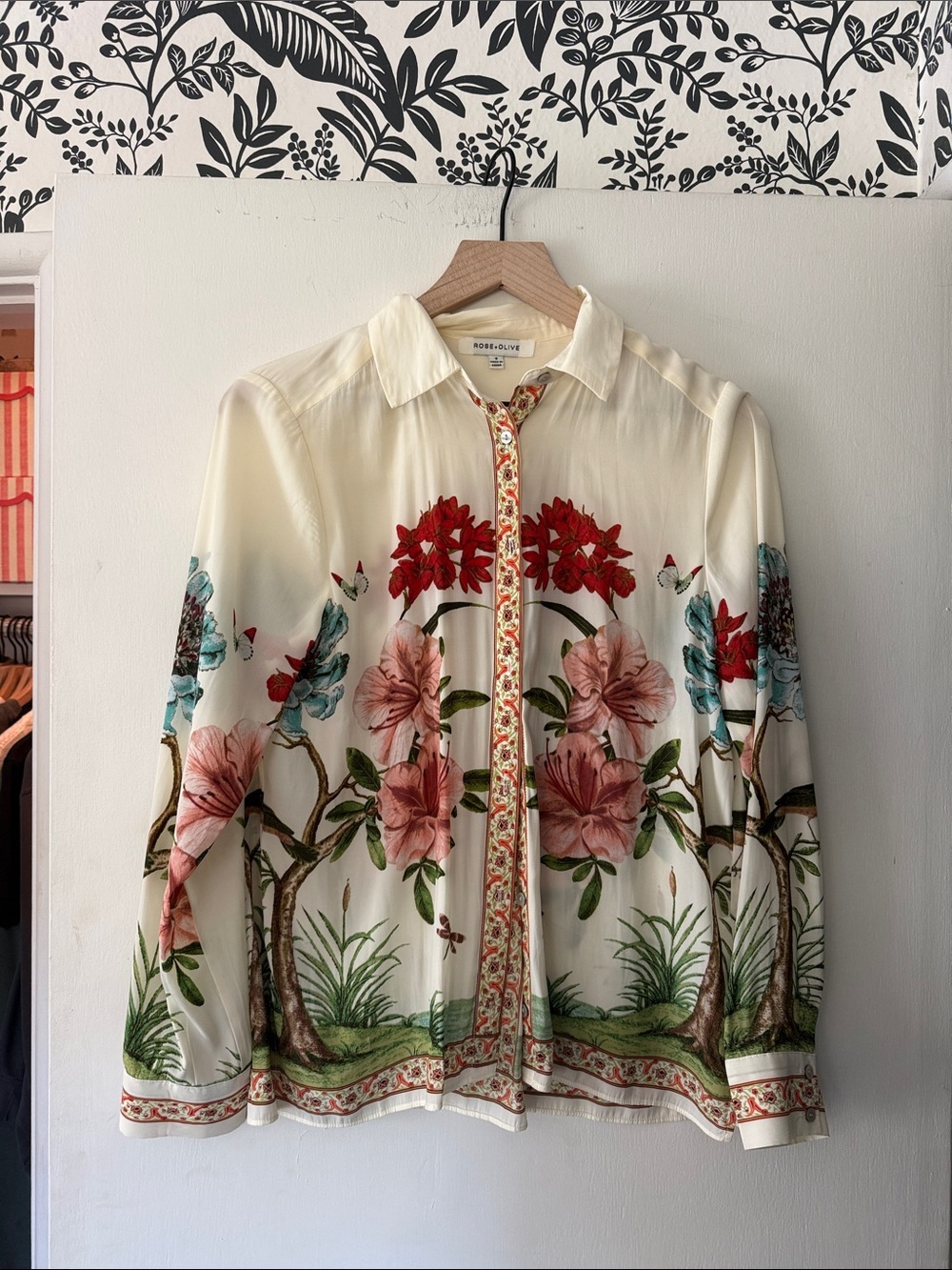 ROSE+OLIVE Floral Blouse in Cream & Pink Size Small Like New